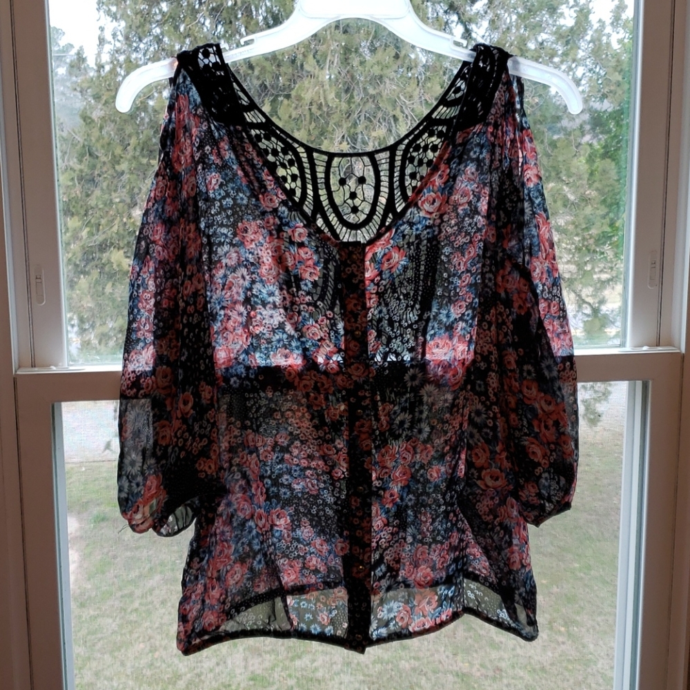 Crochet back flower 🌼 blouse L